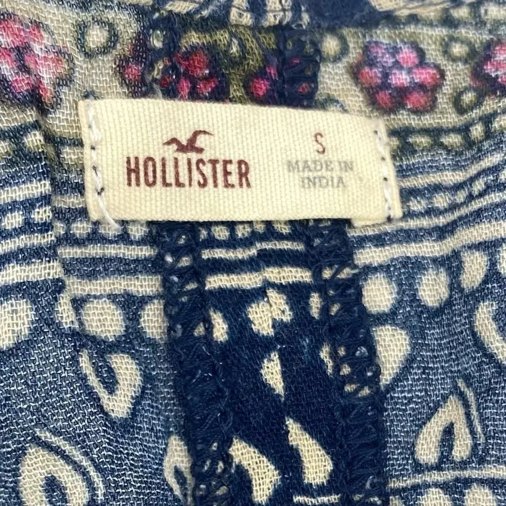 Hollister Wrap Women’s Small Navy & Maroon Paisley with Fringe Bohemian Festival